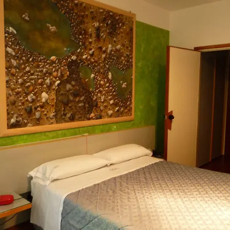 Hotel Luna 3*