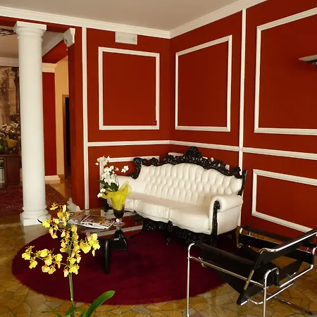 Luna Hotel 3*