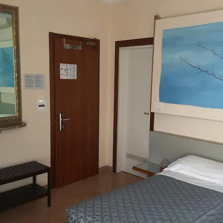 Hotel Luna 3*