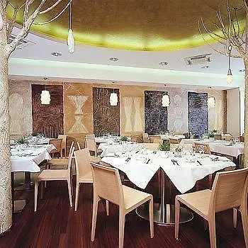 Luna Hotel