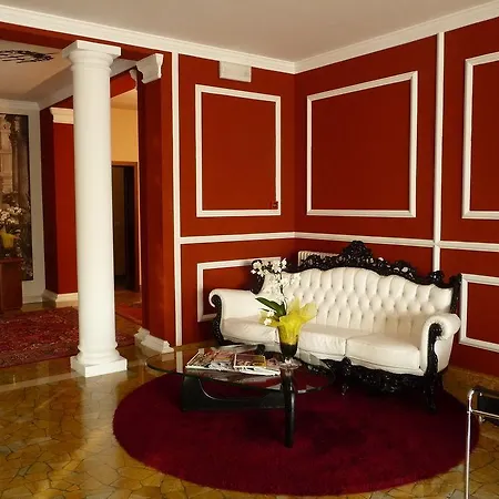 Hotel Luna 3*