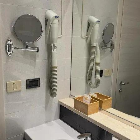 卢纳酒店 3*