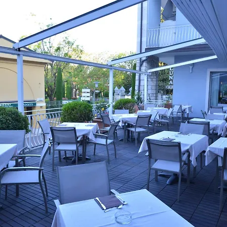 Luna Hotell 3*
