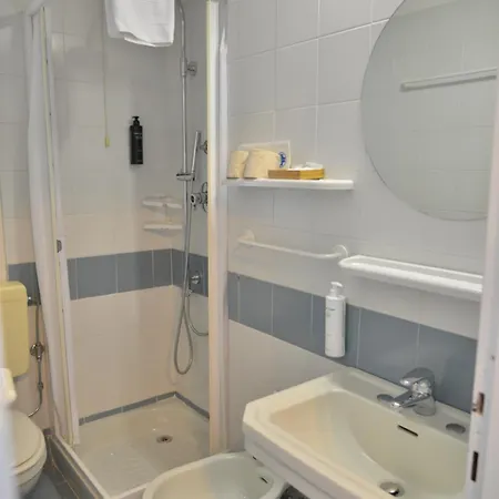 Luna Hotell 3*