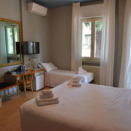 Hotell Luna Sirmione