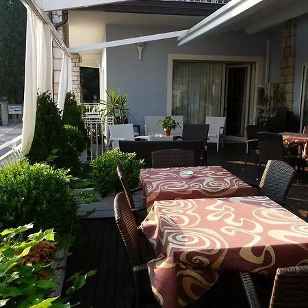 Luna Hotel