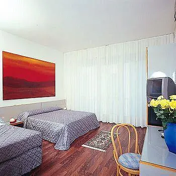 Hotel Luna 3*